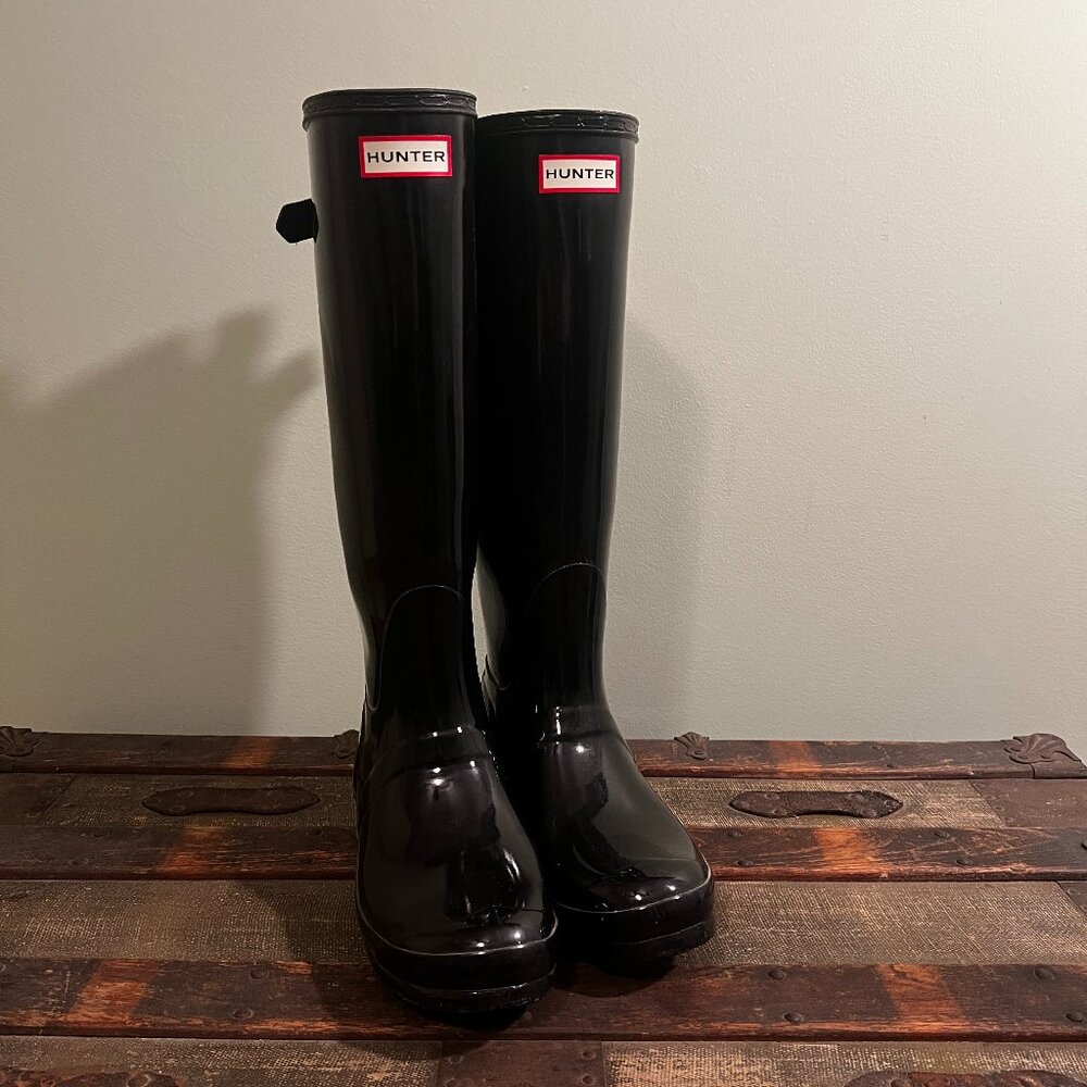 Black Hunter Boots Size 8 - Adjustable Calf